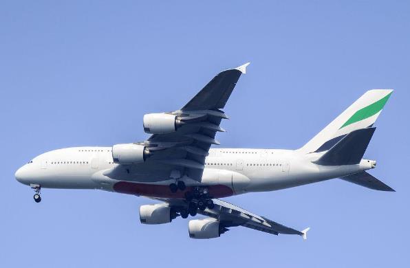 英國空運價格的變動受到了哪些因素的影響？